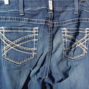 Ariat Women's Jeans - Size 11/12 (?) Actual measurements 34" x 32"
